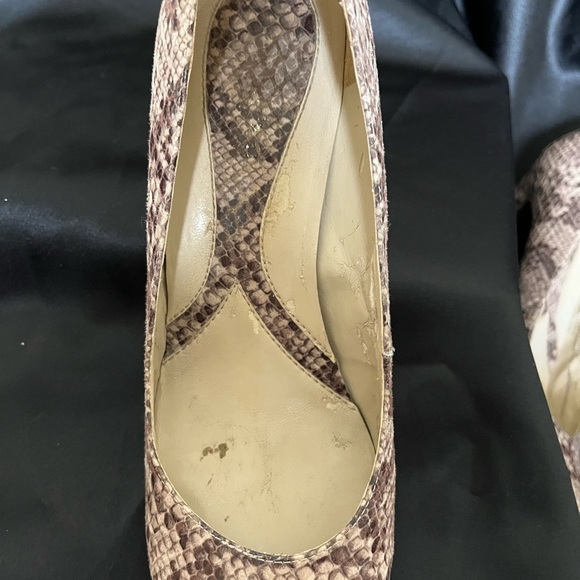 NATURALIZER~SNAKE SKIN PUMPS~8.5 - Picture 9 of 13